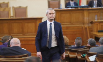 Костадинов: Хващам се на бас, че ако се създаде ново правителство тип Франкенщайн, Гунчева няма да си подаде оставката