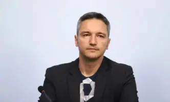 От Фейсбук профила на Кристиан ВигенинВтори ден се въртят извадки