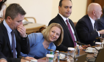 Надежда Йорданова разкри: Обсъжда се ДБ и ПП да излязат заедно на изборите