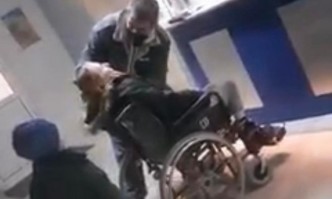 Детенцето чиято майка издъхна пред очите му в болницата във