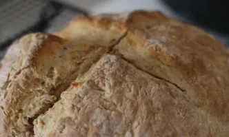 Вечерта на Бъдни вечер е най тържественият момент от празниците Според