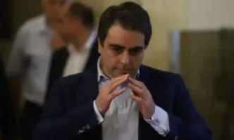 От Фейсбук профила на Делян ДобревПонеже Асен Василев цял месец