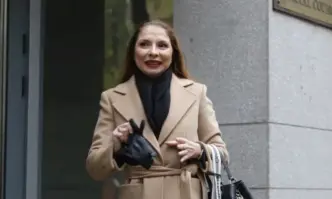 Тя се надавя да има поне кабинет и компютърПървият избран