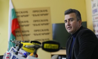 В последните седмици напрежението около ръководството на Българския футболен съюз