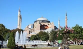 БПЦ подготвя позиция за плановете Света София в Истанбул да стане джамия