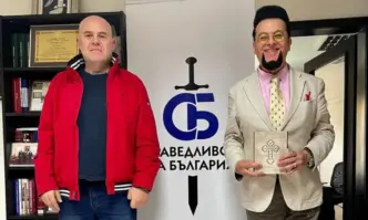 Евгени Минчев се похвали че е бил поканен от Иван