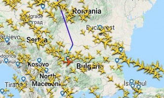 Самолетът пристигна за Жчшов Полша главен логистичен център на военната