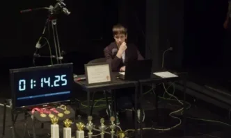 Ученикът Калоян Гешев постави нов световен рекорд по скоростна математика