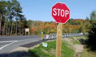 Жена е с опасност за живота след тежка катастрофа в