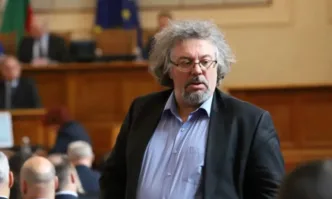 Манол Пейков заплаши да спре да издава писателката Бойка Асиова