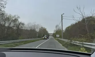 Мъж на тротинетка беше блъснат на пътя между морските куротни