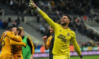 Вратарят Димитър Митов прави страхотен сезон с английския Кеймбридж Името