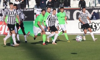 Локомотив Пловдив и Черно море регистрираха трето последователно равенство помежду