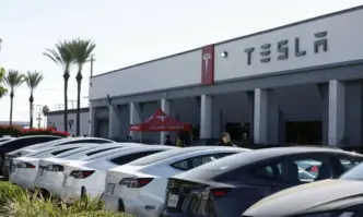 Tesla изтегли повече от 2 млн автомобила след като регулаторният