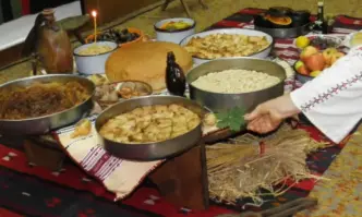 На 24 декември се събираме на Бъдни вечер Наричаме я