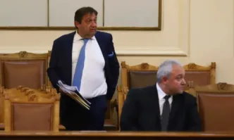 Очаква се строителството на трите участъка от АМ Хемус до