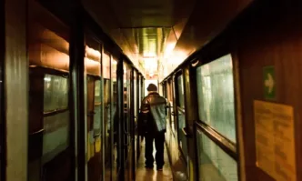 Инцидентът е станал около 15 30 ч Запали се бързият влак