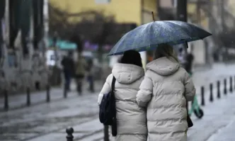В петък ще преобладава облачно време На много места ще има