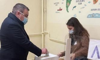 Днес когато гласувате помислете добре Помислете дали искате да сервирате