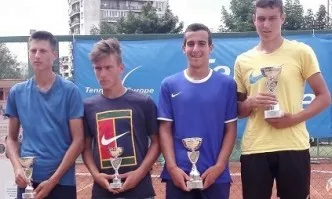 Динев и Милев при юношите и Цонева и Танева при девойките триумфираха с титлите по двойки на турнира от Тенис Европа на ТК Дема