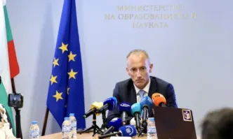 Предучилищното и училищното образование са най голямата публична система в която