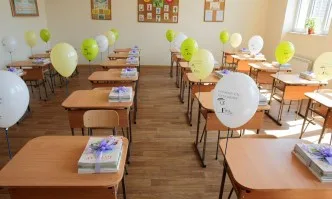 2400 училища отварят врати за първия учебен ден