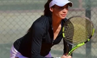 Вангелова на четвъртфинал в Тунис