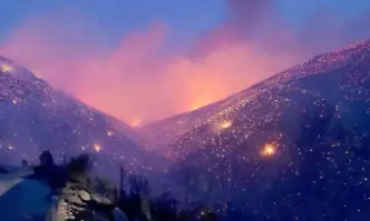 Има загинали в близост до огнищата евакуират местни и туристиЛетните