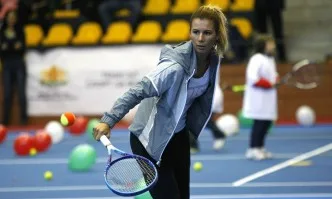 Цветана Пиронкова - посланик на програмата Тенисът - спорт за всички на Българската федерация по тенис