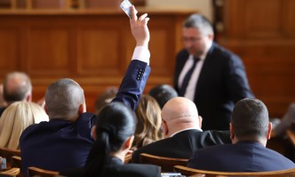 Държавата ще плаща осигуровките на бежанците това приеха на