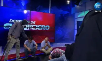 Напрежение: Въоръжени нахлуха в телевизия в Еквадор по време на ефир