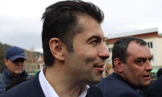 Кирил Петков трудно говори английски стана ясно от негови изяви