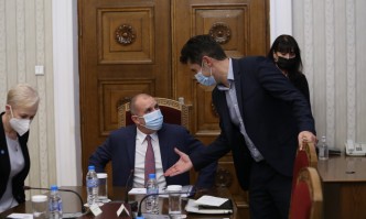 Президентът Румен Радев не цели с критики да свали правителството