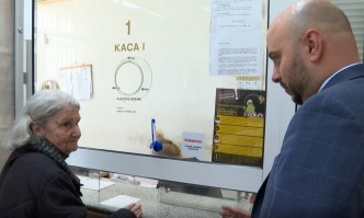 Още в първия ден на изплащане на пенсиите новият главен