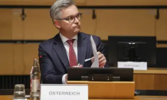 Австрийският министър на финансите Магнус Брунер бе лишен от шофьорска