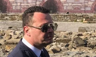 ПАПАРАЦИ: Ченчев с луксозни очила в Търново
