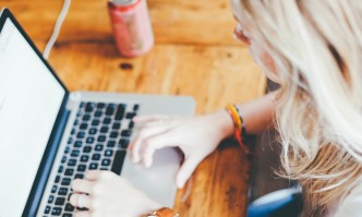 Всеки трети работодател вече предлага хоум офис като близо 60