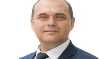 Правителството да поеме контрола над Лукойл за да спре спекулата