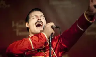 Бившият лондонски дом на рок легендата Фреди Меркюри е на