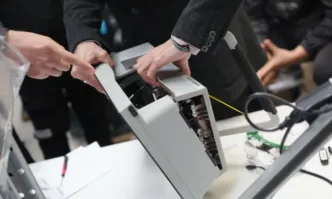 Започва доставката на машините за гласуване в населените места в страната