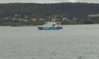 Петима са спасени от екипажа на потъналия кораб край Крапец, 11 се издирват
