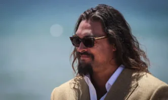 43 годишният актьор Джейсън Момоа сподели видео на което се вижда