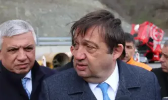 Според него проблем остава сключеният договор който прави държавата заложник