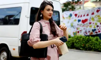 От профила във Фейсбук на пиарката Бояна БозаджиеваАко позицията на