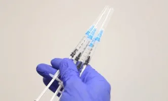 3073 са поставените дози ваксини за денонощието