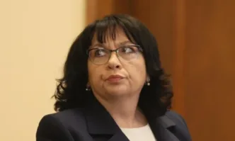 Министърът на финансите Теменужка Петкова отговори във Фейсбук на критиките