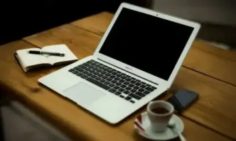 Предложенията за работа през октомври са с 6 по малко от