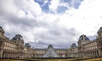 Още четирима задържани във връзка с обира в Лувъра