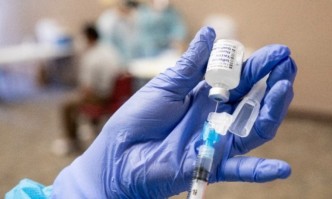 Собственикът на Пфайзер: Ще трябва да се поставят ежегодни ваксини още дълги години