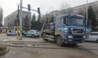 Пешеходец е загинал след като е бил блъснат от камион